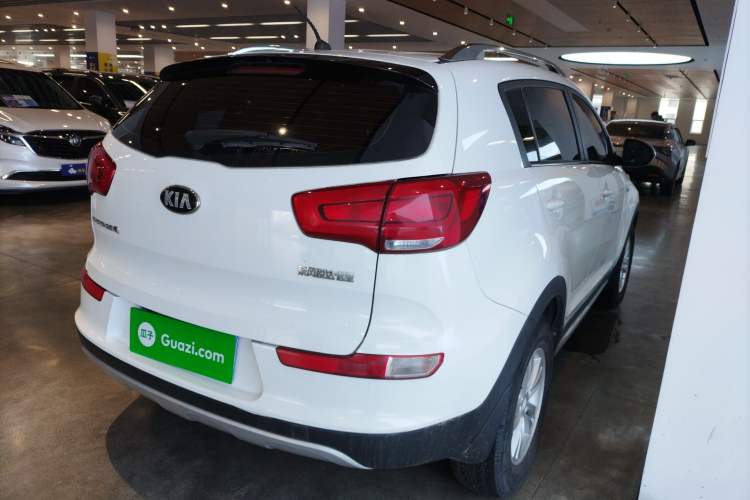 Used Kia Sportage R 2015 2.0L Manual Two-Wheel Drive GL Model
