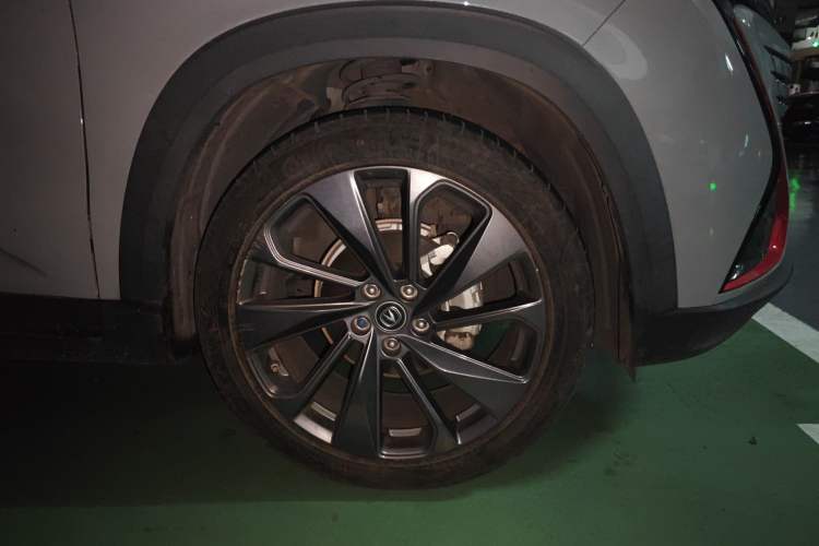 Used CHANGAN UNI-T 2020 1.5T Prestige Version Right Front Wheel Hub