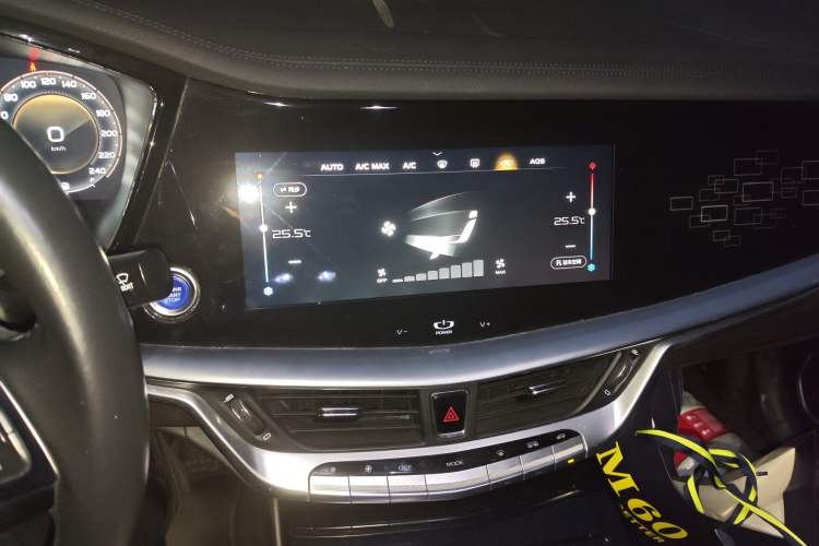 Used Geely Auto Emgrand GT New Energy 2018 1.5T PHEV Yaoxiang Edition Audio And AC Panel