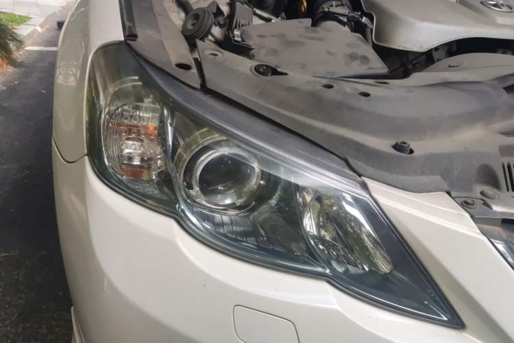 Used Toyota Reiz 2010 2.5S Fashion Elite Edition Right Front Headlight