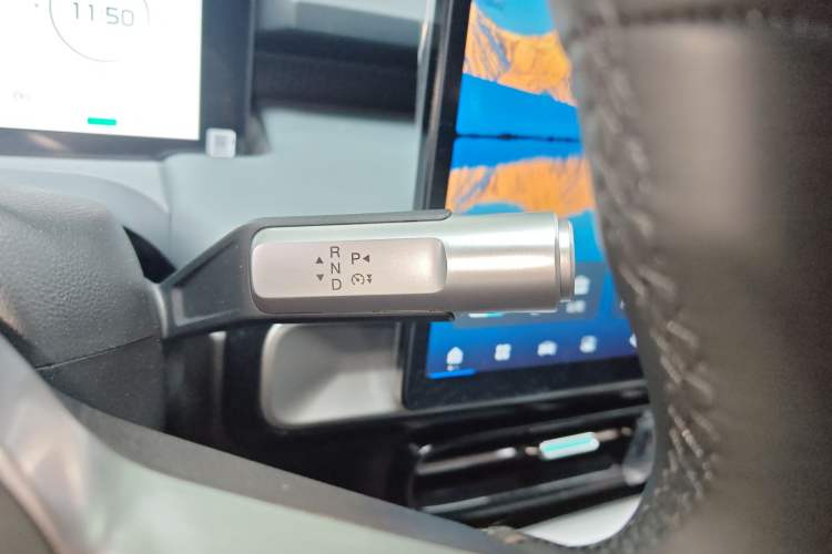 Used AION Y 2023 Plus 610 Enjoy Edition Gear Lever