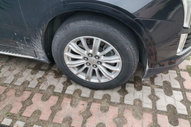 Used Cadillac XT5 2018 28E Four-Wheel Drive Tech Version