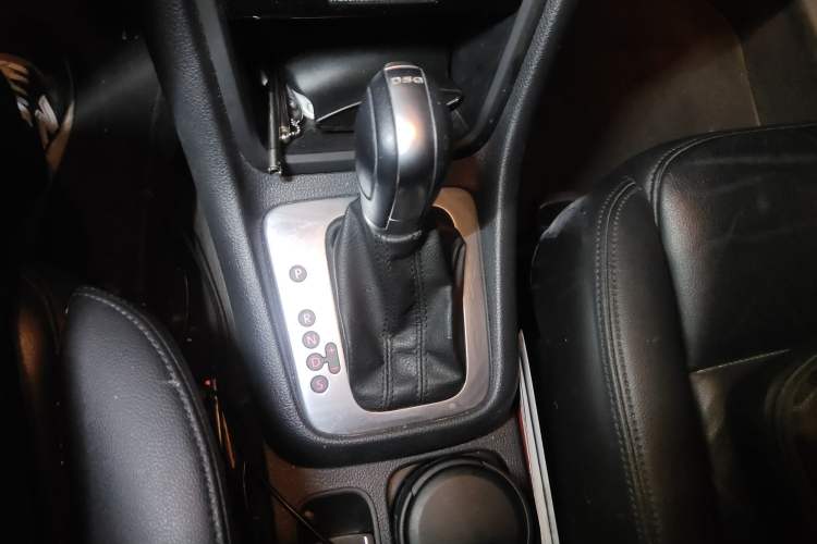 Used Volkswagen Sharan 2016 380TSI Luxury 7-Seater Gear Lever