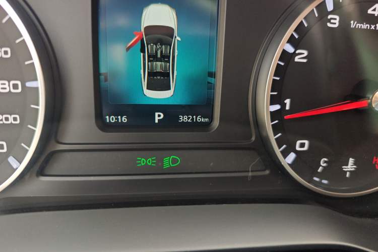 Used Roewe i5 2021 1.5L CVT Black Gold Edition
