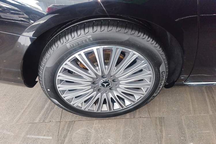 Used Mercedes-Benz E-Class 2022 Second Facelift E 300 L Luxury Edition
