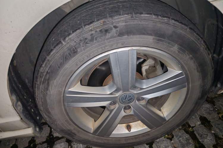 Used Volkswagen Lamando 2015 230TSI DSG Fashion Edition Right Front Wheel Hub