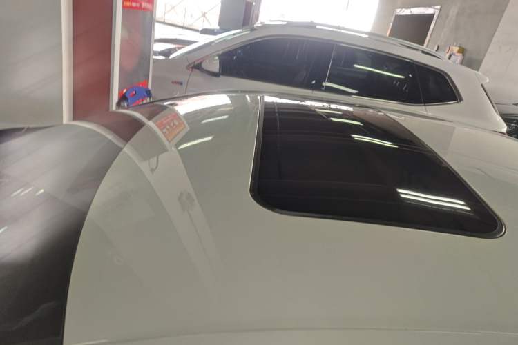 Used Roewe i6 2020 PLUS 1.6L CVT 4G Connected Glory Holographic Edition
