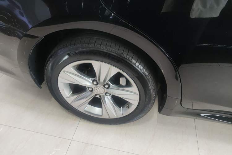 Used Toyota Crown 2015 2.0T Pioneer Edition