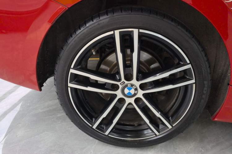 Used BMW 2 Series 2019 225i Convertible Coupe Luxury Edition M Sport Package Right Rear Wheel Hub