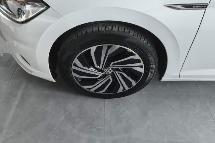 Used Volkswagen Sagitar 2022 280TSI DSG Flyover Edition Left Front Wheel Hub