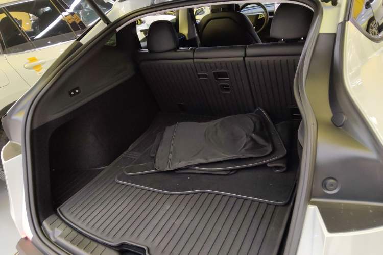 Used Tesla Model Y 2025 Rear-Wheel Drive First Edition