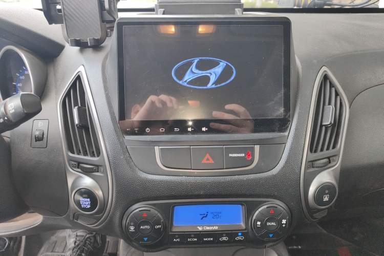 Used Hyundai ix35 2015 2.0L Automatic 2WD Smart Version China V Standard
