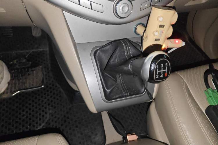 Used BYD S6 2013 Jingyue Edition 2.0L Manual Luxury Model 5 Seats