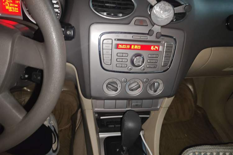 Used Ford Focus 2009 Hatchback 1.8L Automatic Fashion Edition
