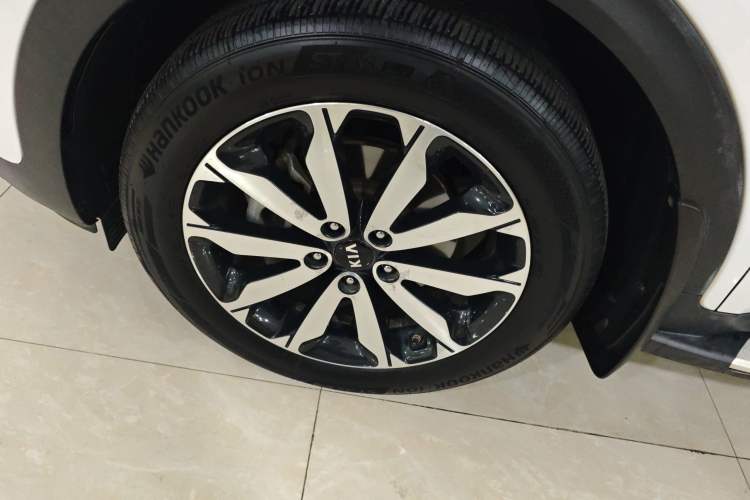 Used Kia KX5 2016 1.6T Automatic Two-Wheel Drive Premium Left Front Wheel Hub
