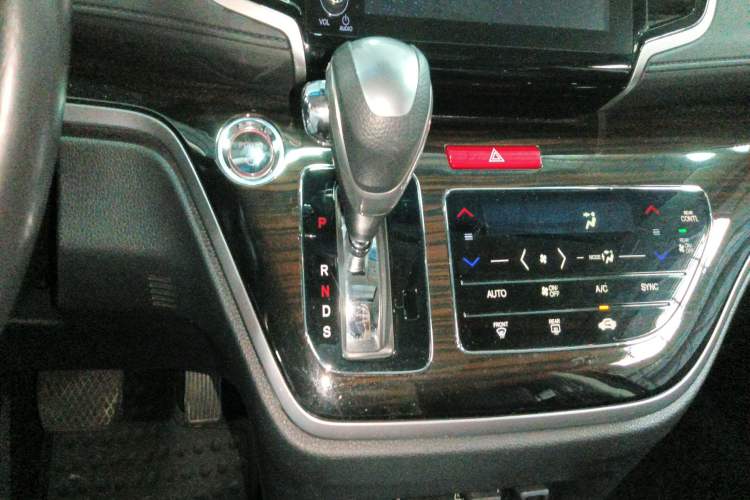 Used Honda Odyssey 2019 2.0L Rui-Zunxiang Edition Gear Lever