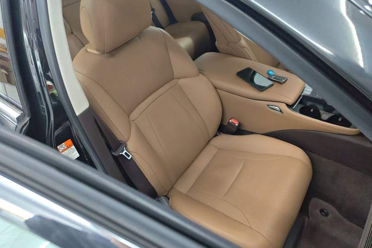 Used Lexus LS 2018 500h Excellence Edition China VI standard
