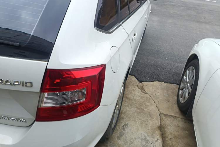 Used Skoda Rapid Spaceback 2018 1.6L Automatic Comfort Edition