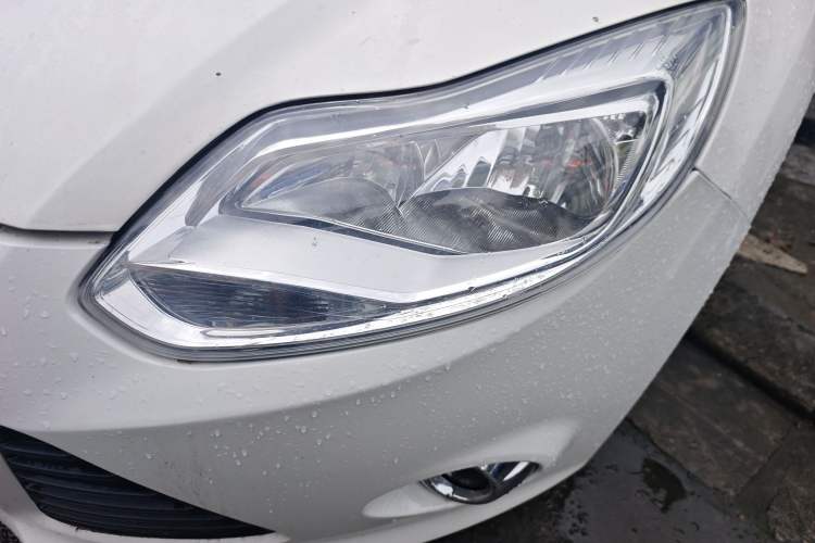 Used Ford Focus 2012 Hatchback 1.6L Automatic Fashion Edition Left Front Headlight