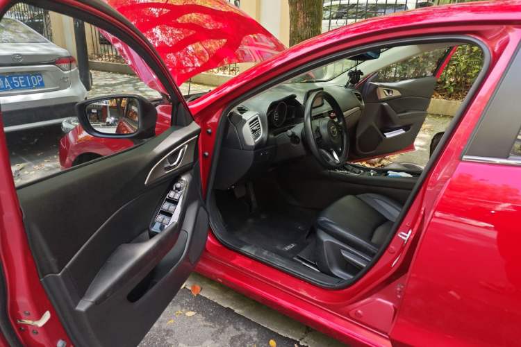 Used Mazda 3 Axela 2017 Sedan 1.5L Automatic Luxury Model Emission Standard China V