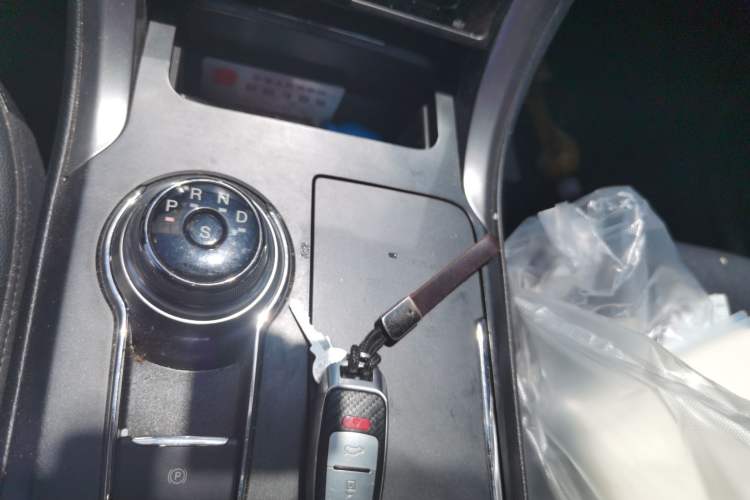 Used Ford Mondeo 2018 EcoBoost 180 Smart Control Fashion Model China V Standard Vehicle Key