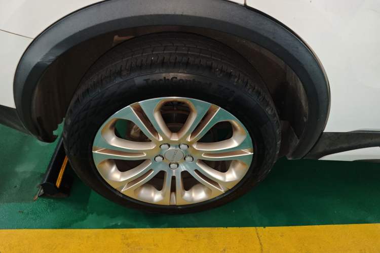 Used Lynk & Co 01 2017 2.0T Two-Wheel Drive Pro Edition Right Rear Wheel Hub