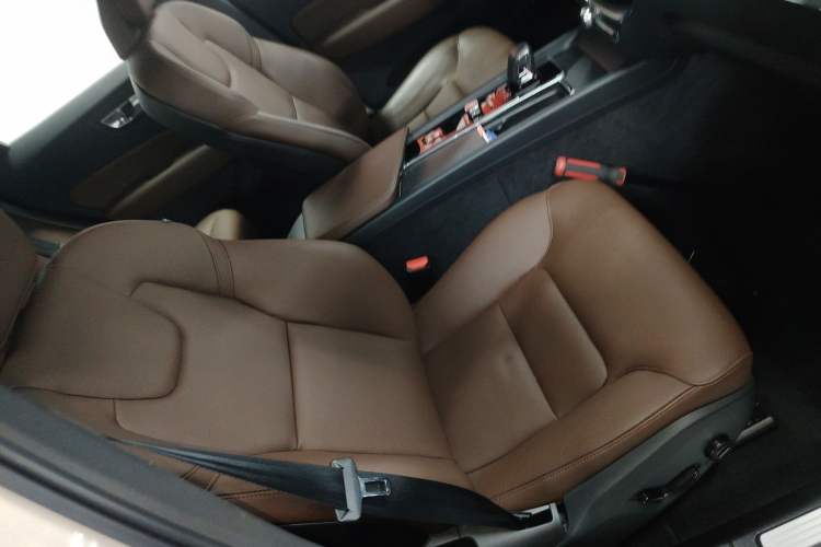 Used Volvo XC60 2025 B5 4x4 Smart Luxury Edition
