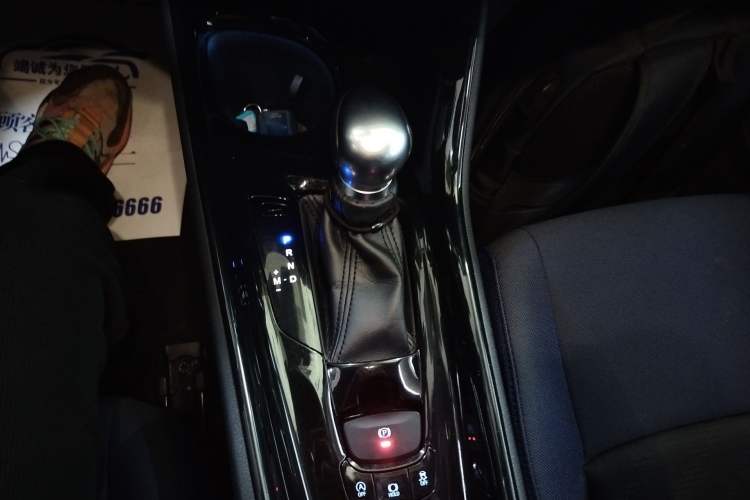 Used Toyota C-HR 2018 2.0L Leading Edition China V-standard
