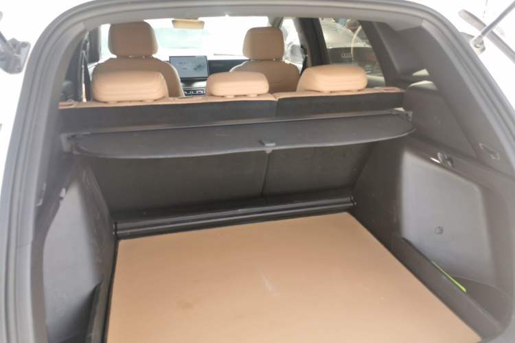 Used BYD Song L DM-i 2024 112 km Leading Edition Trunk