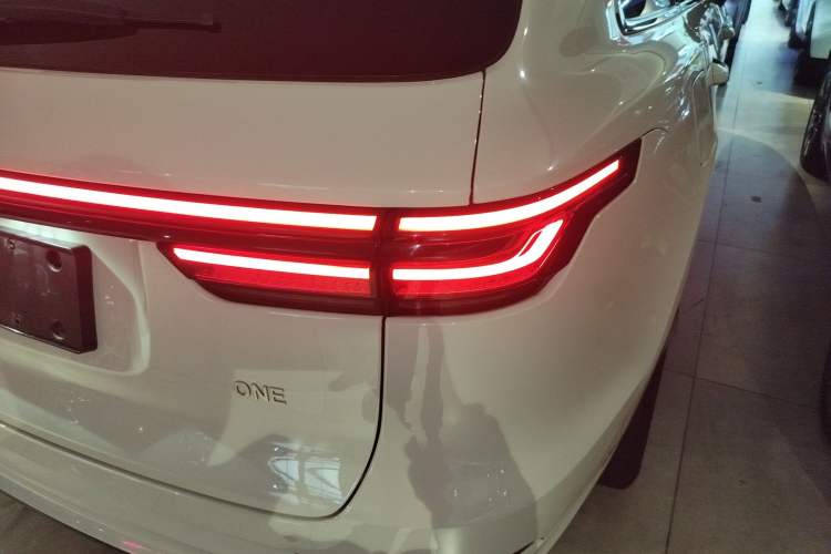 Used Li Auto ONE 2020 Extended-Range 6-Seater Version Right Rear Taillight