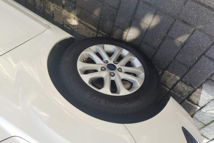 Used Ford Focus 2013 Hatchback Classic 1.8L Automatic Base Model