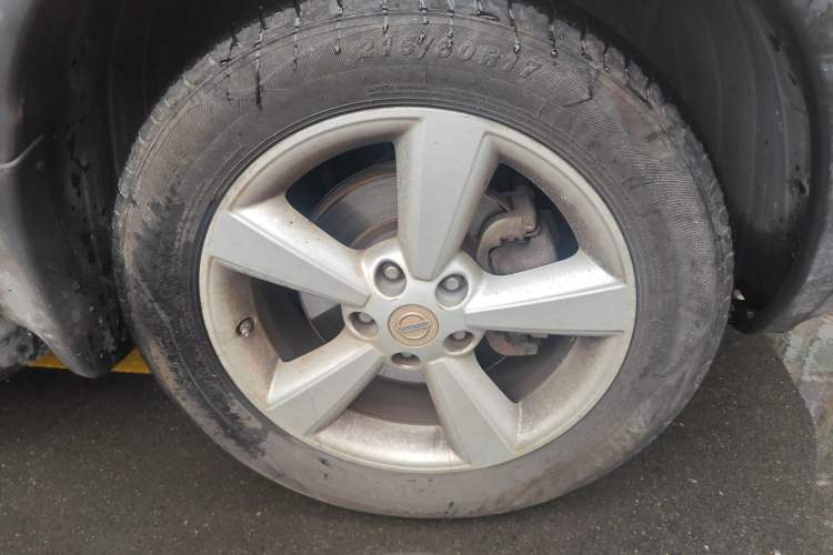 Used Nissan Qashqai 2011 2.0 XV Lea CVT 2WD Right Front Wheel Hub