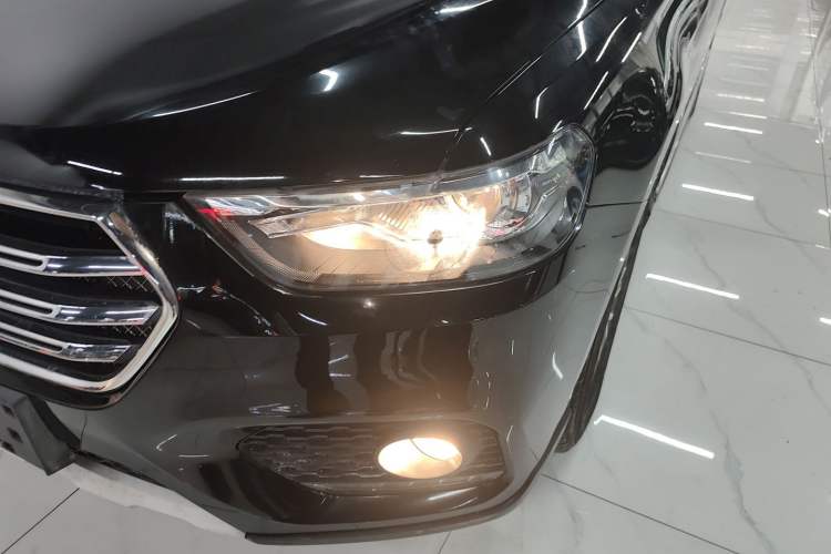 Used Haval H6 2019 Sport Edition 1.5T Automatic Two-Wheel Drive Elite Model China VI Left Front Headlight