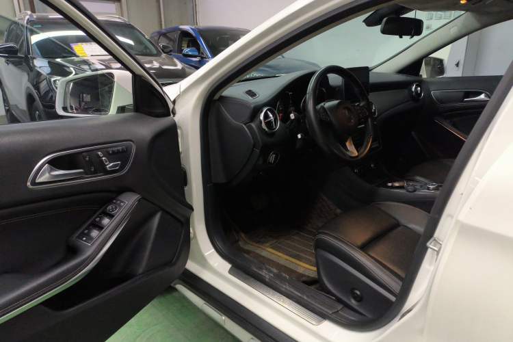 Used Mercedes-Benz GLA 2017 GLA 200 Fashion Model
