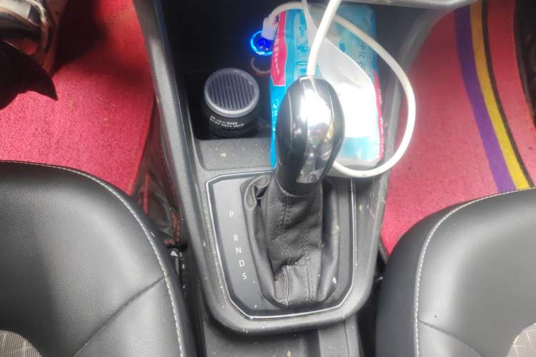 Used Volkswagen Santana 2016 1.6L Automatic Comfort Edition Gear Lever