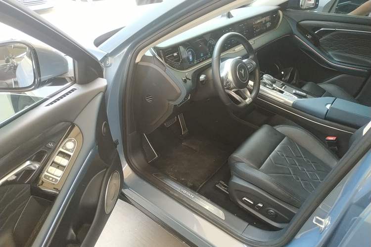 Used VOYAH FREE 2021 Two-Wheel Drive Standard Pure Electric City Edition Driver Seat