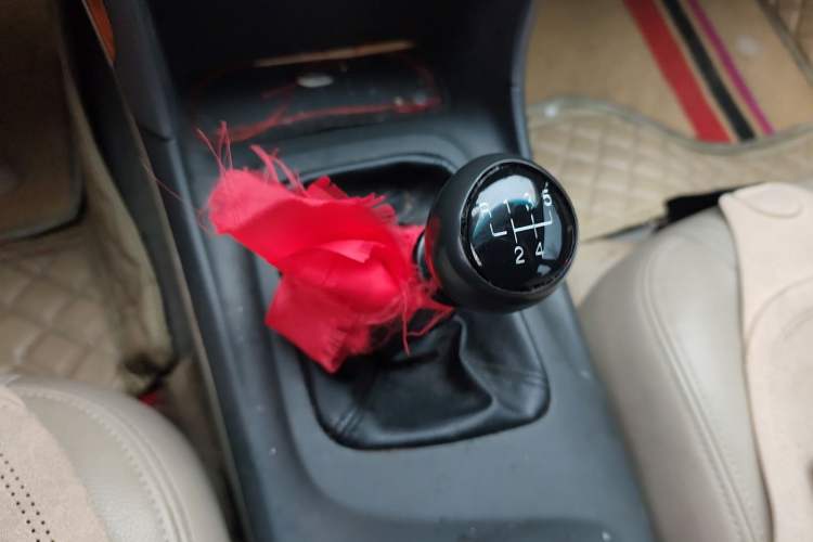 Used Chevrolet Epica 2013 1.8 SL ZhiZhen Edition MT Gear Lever