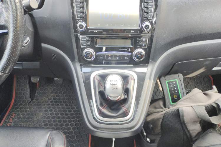 Used Haval H6 2015 Upgraded Model 1.5T Manual Two-Wheel Drive Elite Version