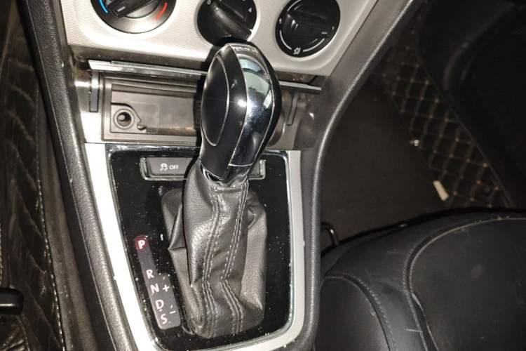 Used Volkswagen Gran Lavida 2013 1.4 TSI Automatic Comfort Model