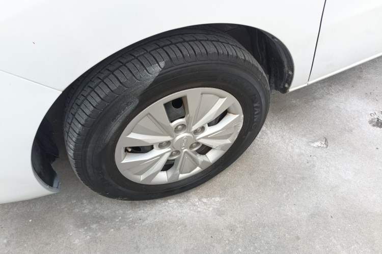 Used JAC Refine M3 2019 PLUS Maker Edition 1.8L Luxury Model Exterior 4