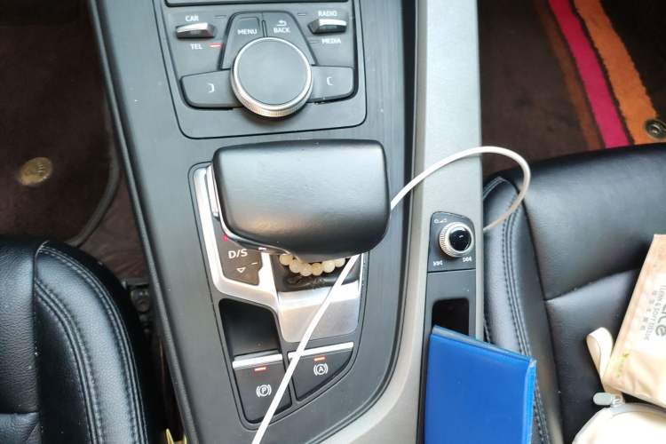 Used Audi A4L 2017 40 TFSI Ambition Edition
