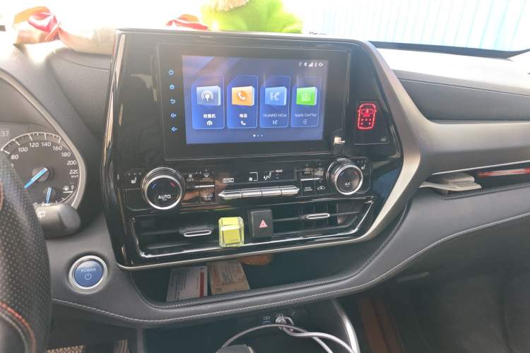 Used Toyota Highlander 2022 Dual-Engine 2.5L Four-Wheel Drive Luxury Edition 7 Seats Audio And AC Panel