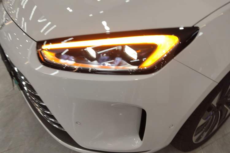 Used Hima AITO M5 2023 Extended-Range Rear-Drive Intelligent Driving Version Left Front Headlight