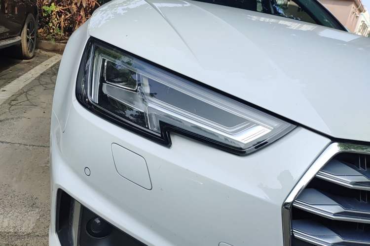 Used Audi A4L 2019 40 TFSI Fashion Edition China VI Emission Standard