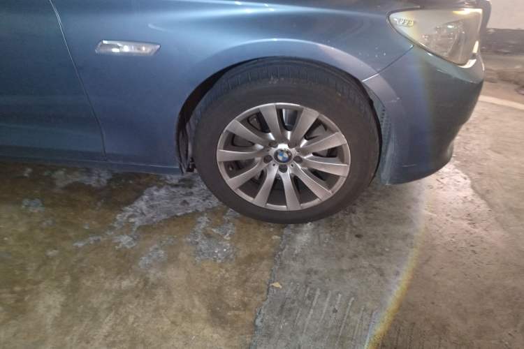 Used BMW 5 Series GT 2011 535i Elegant Edition Right Front Wheel Hub