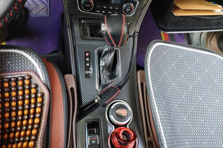 Used Zotye T600 2015 2.0T DCT Prestige Edition Gear Lever