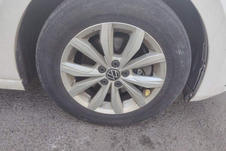 Used Volkswagen Polo 2021 Plus 1.5L Automatic Colorful Tech Edition Right Front Wheel Hub