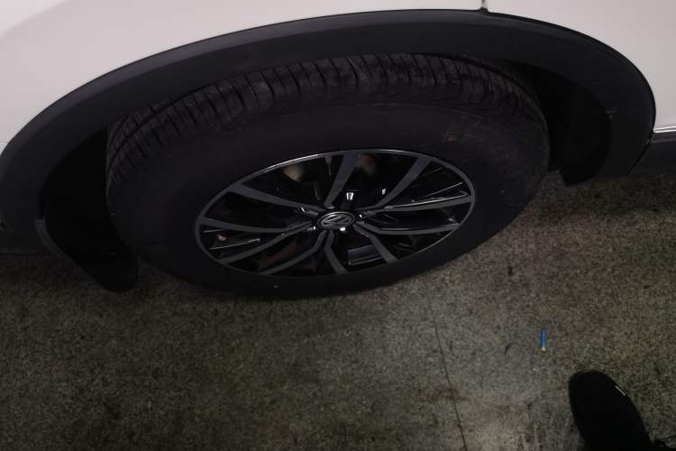 Used Volkswagen Tiguan L 2018 330TSI Automatic Two-Wheel Drive Comfort Edition Exterior 5