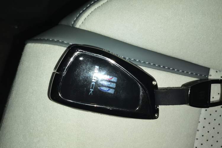 Used Buick GL8 New Energy 2025 Lu Shang Luxury Edition 7-Seater