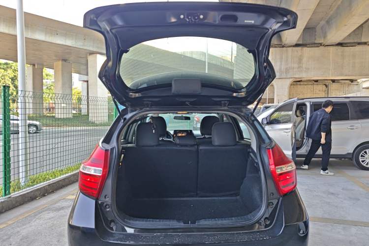 Used Toyota YARiS L Zhi Xuan 2016 Revised 1.5E CVT Charming Edition